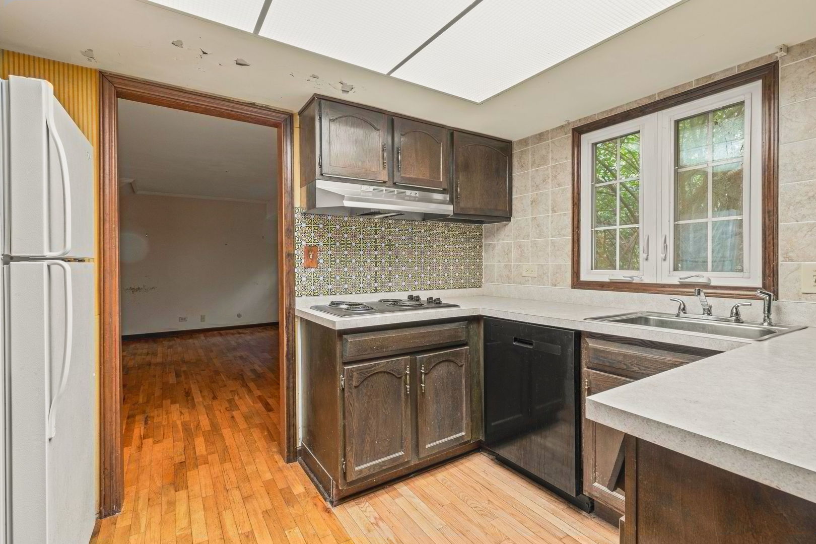 1054 Alden Lane Property Photo 7
