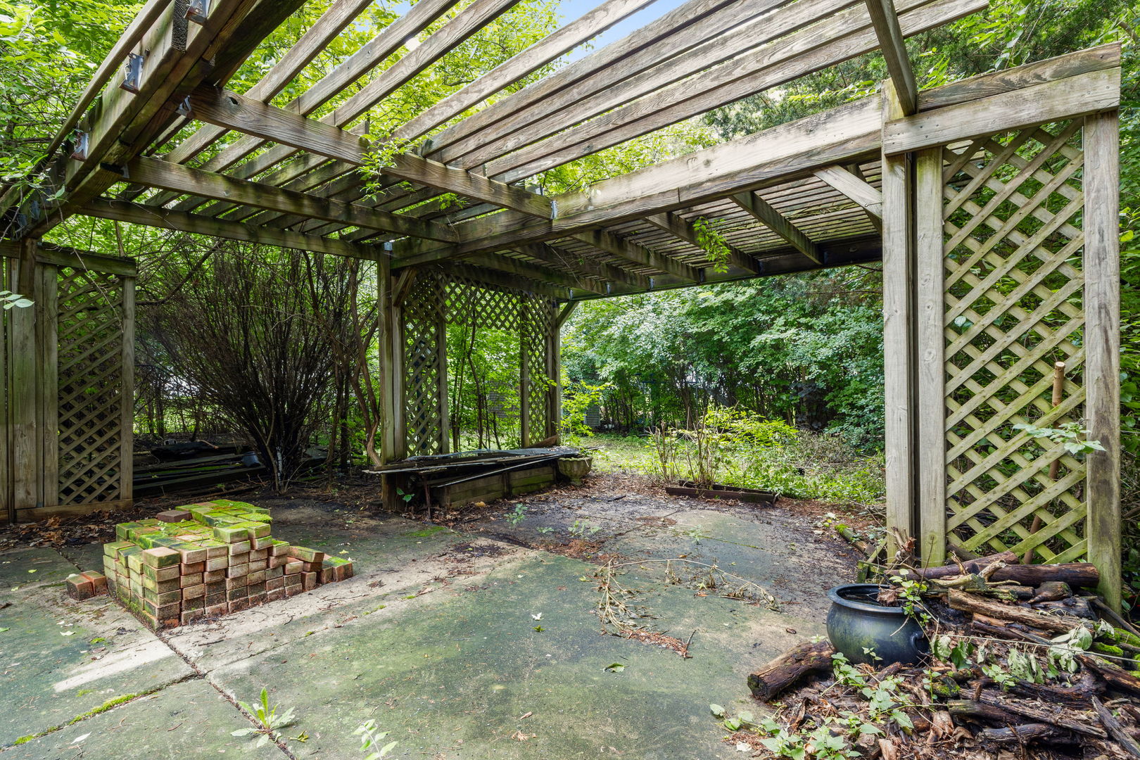 1054 Alden Lane Property Photo 15