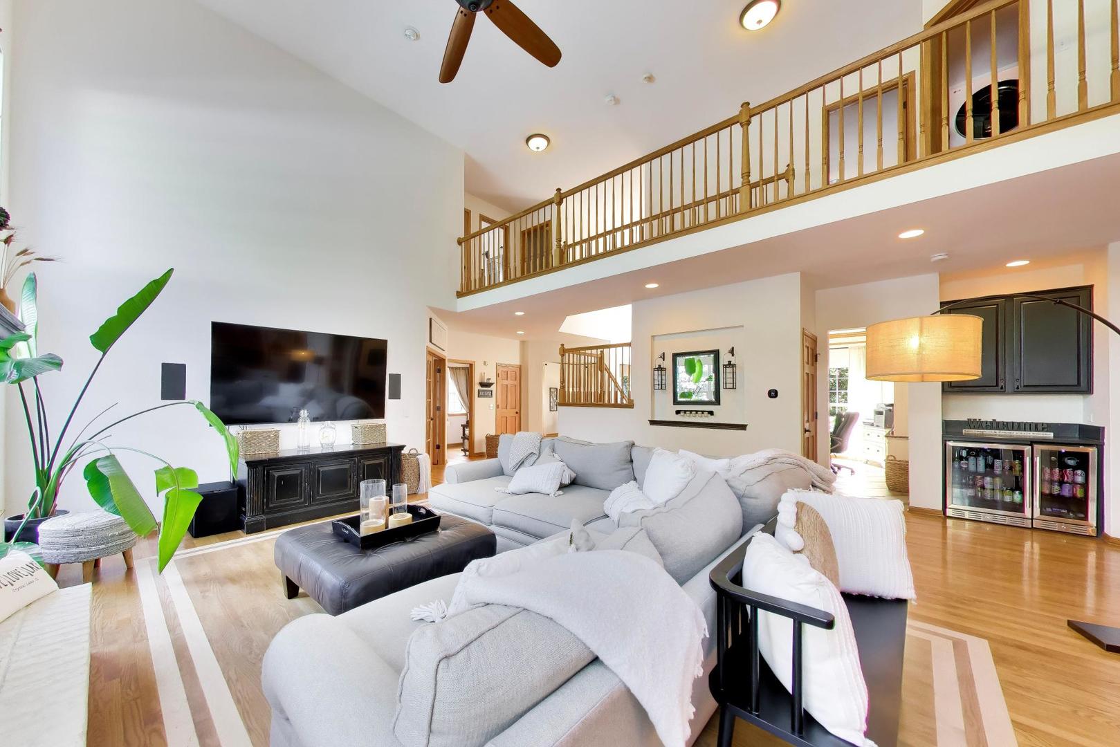 1693 Moorland Lane Property Photo 8