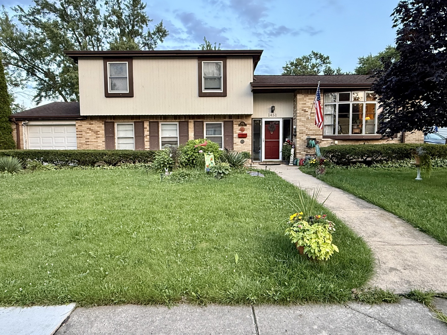 1451 E Gloria Drive Property Photo 1