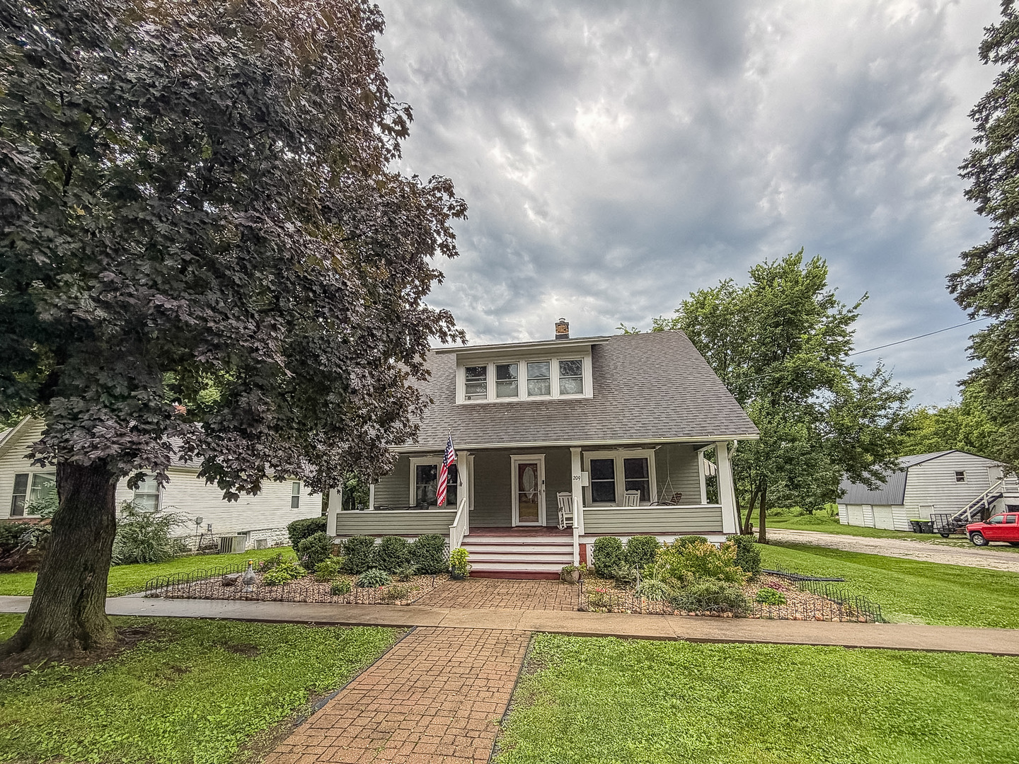 209 W Sangamon Street Property Photo 1