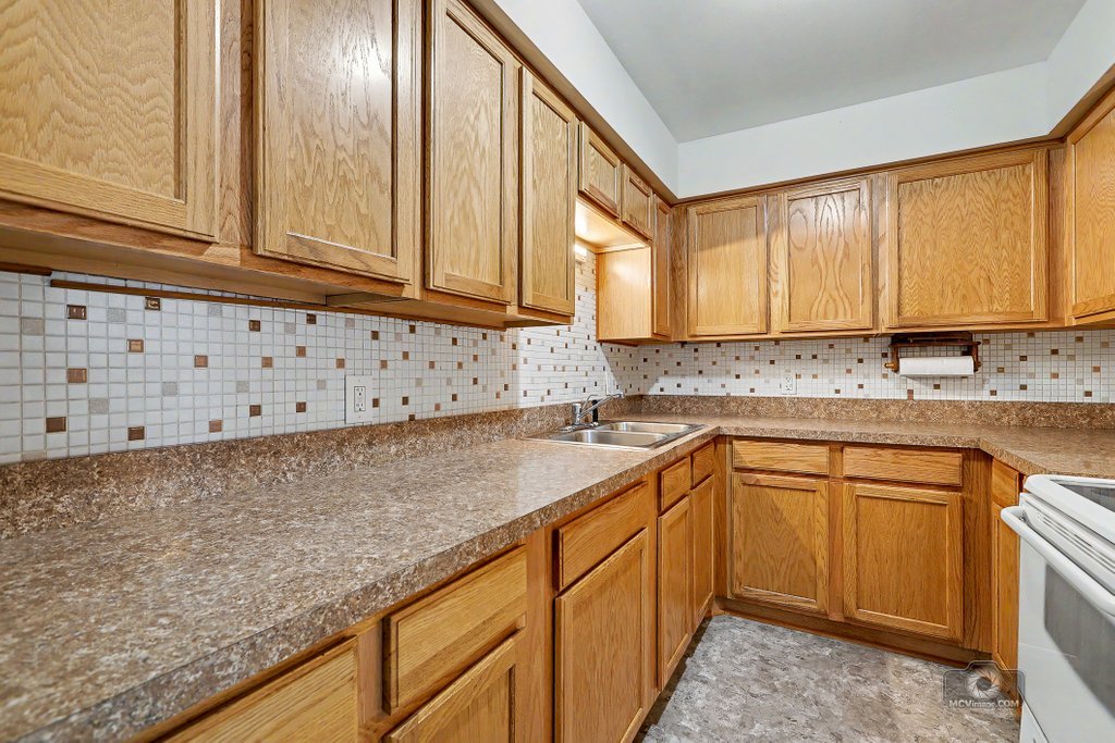 222 Madison Street 109 Property Photo 8