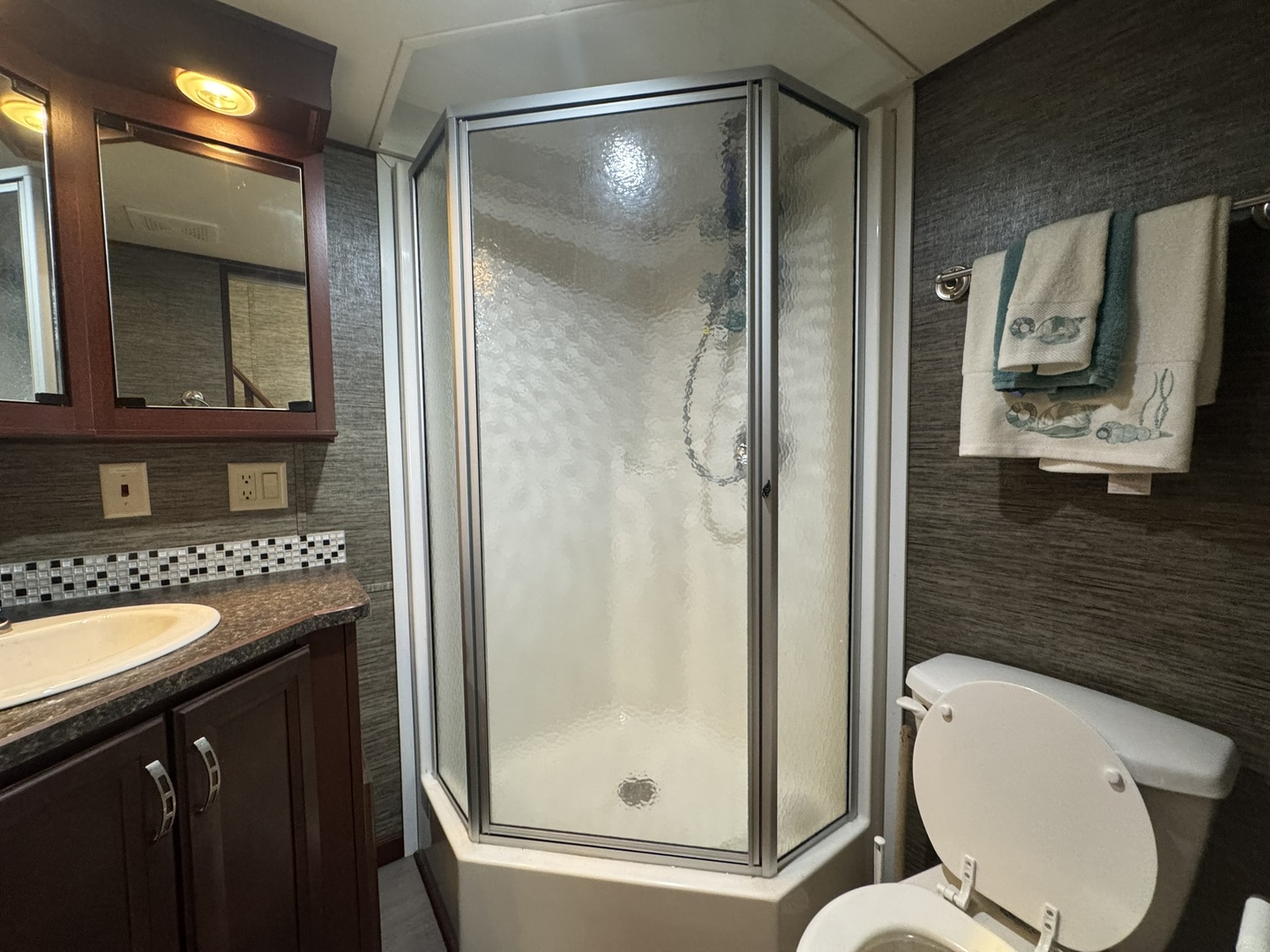 1/51 Woodhaven Lakes Property Photo 33