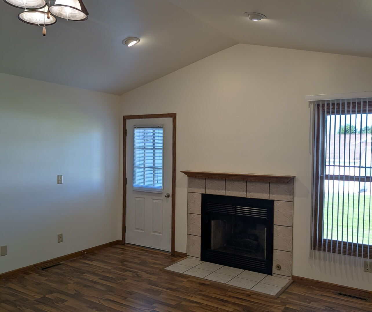 709b Burgess Drive B Property Photo 3