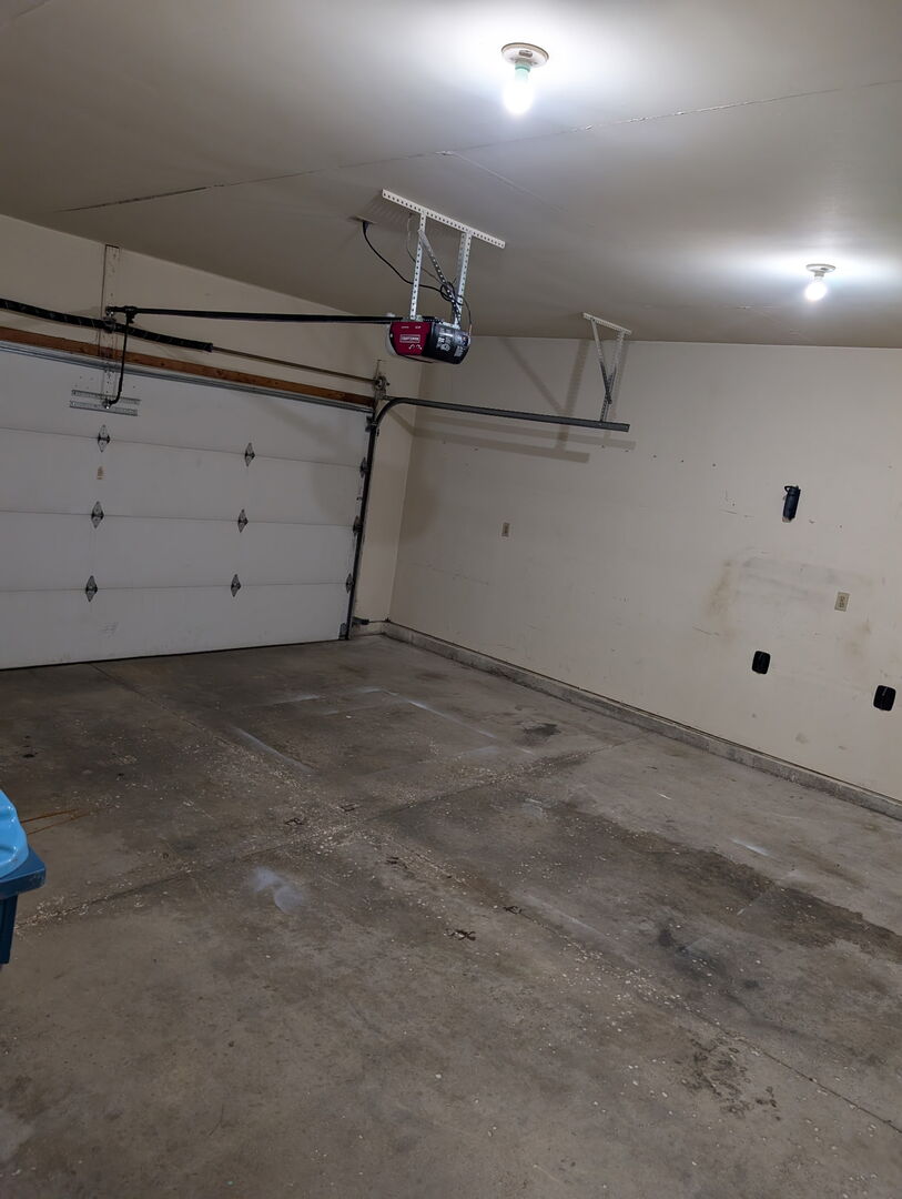 709b Burgess Drive B Property Photo 23