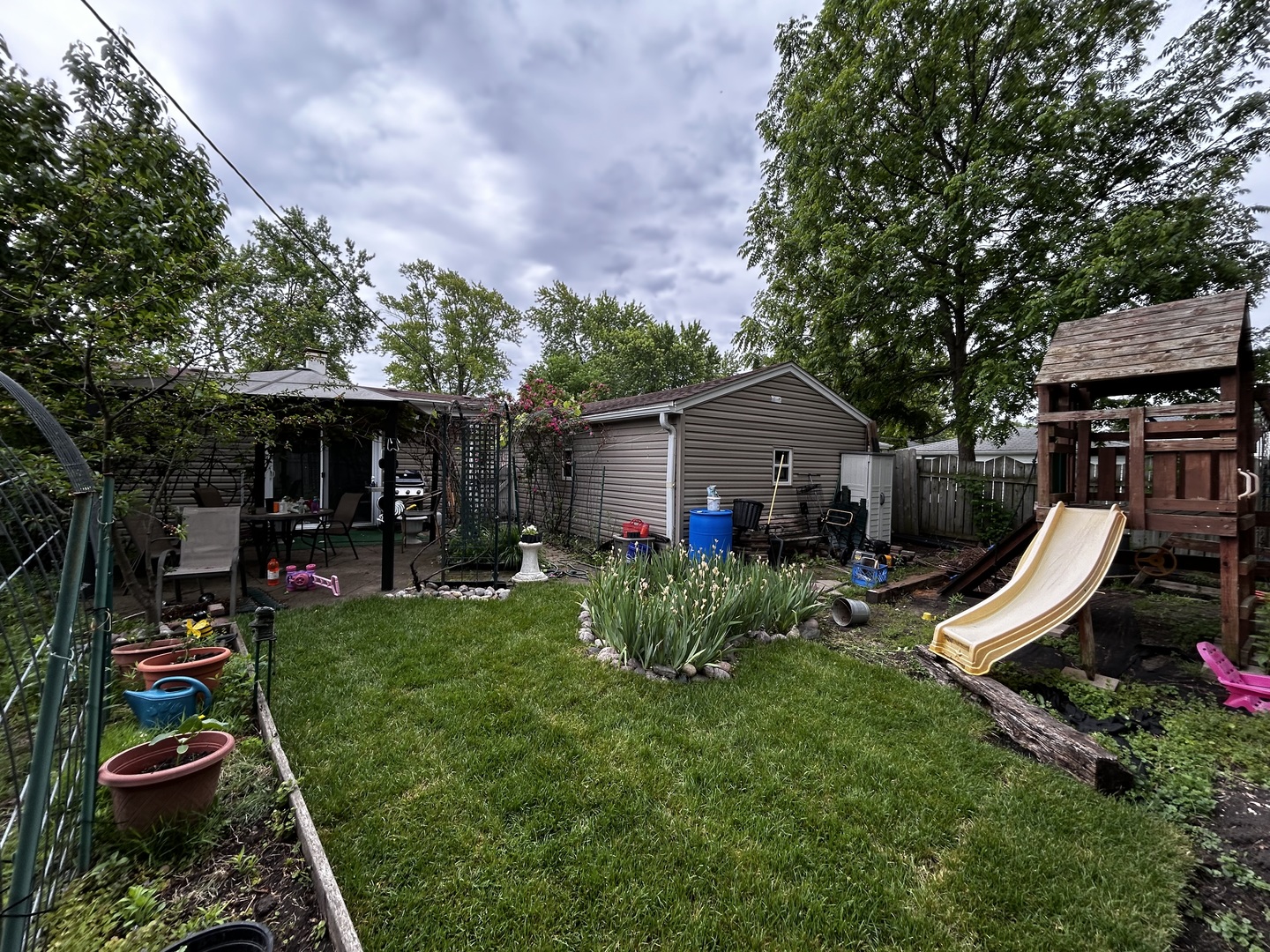 324 N Emerald Avenue Property Photo 4