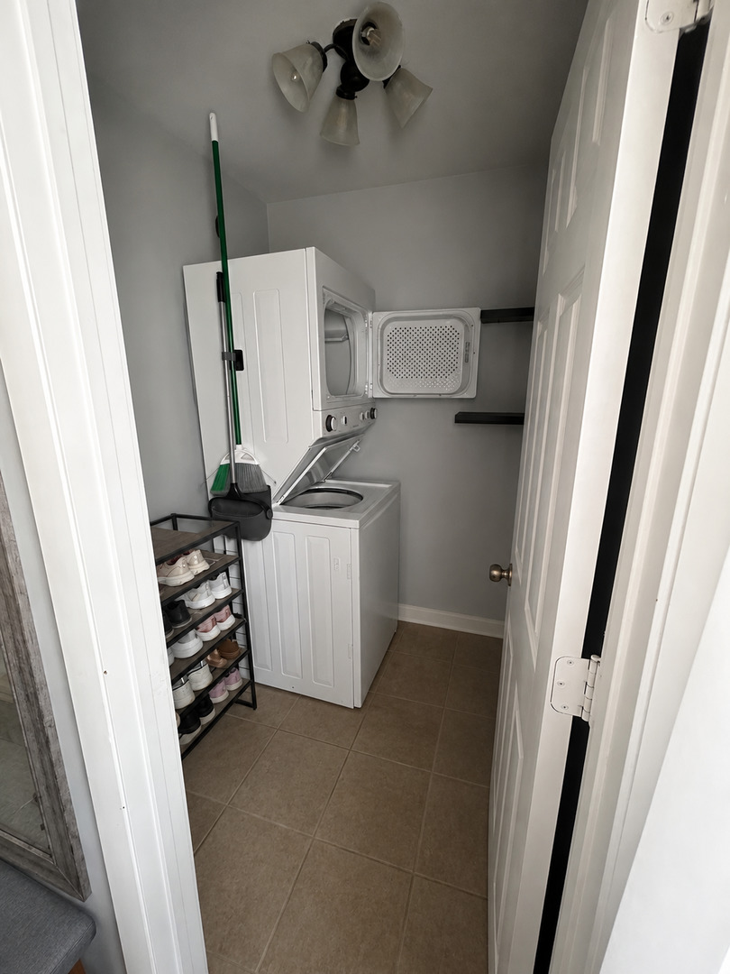 324 N Emerald Avenue Property Photo 14