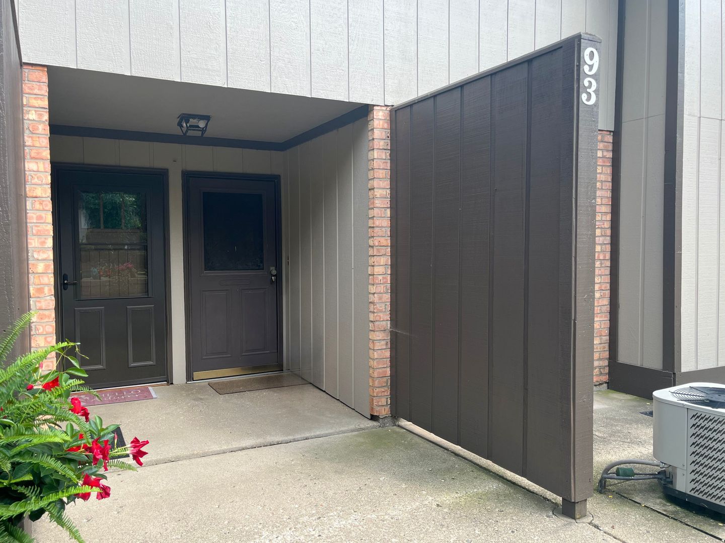 93 Mineola Road 93