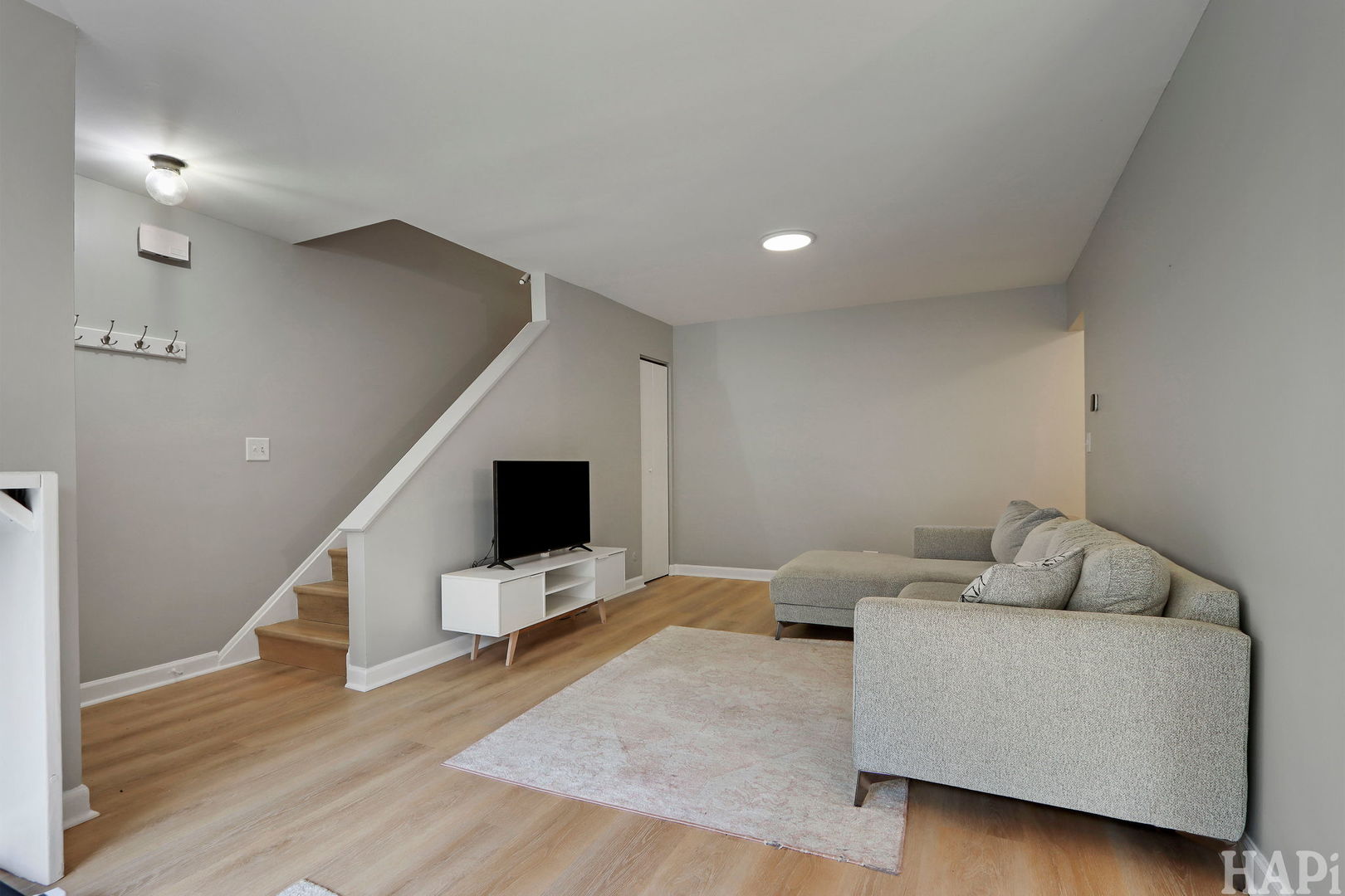 93 Mineola Road 93 Property Photo 3