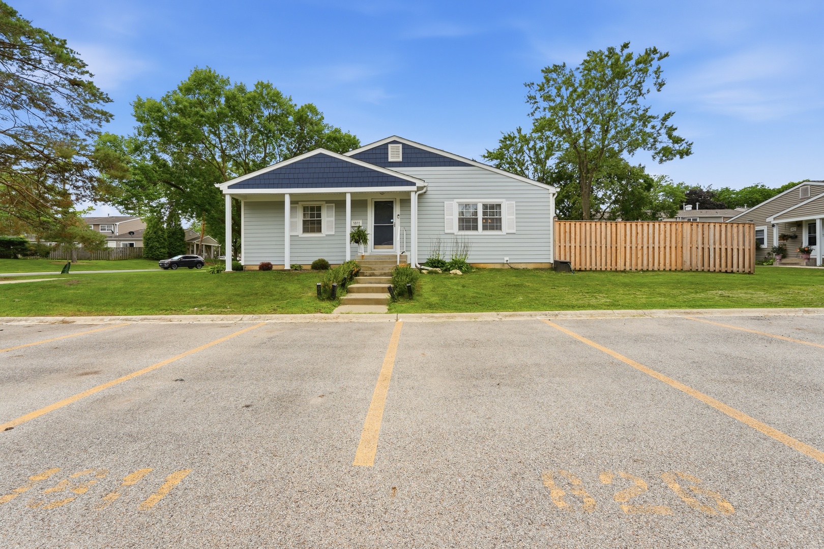 1811 Carlisle Court Property Photo 2