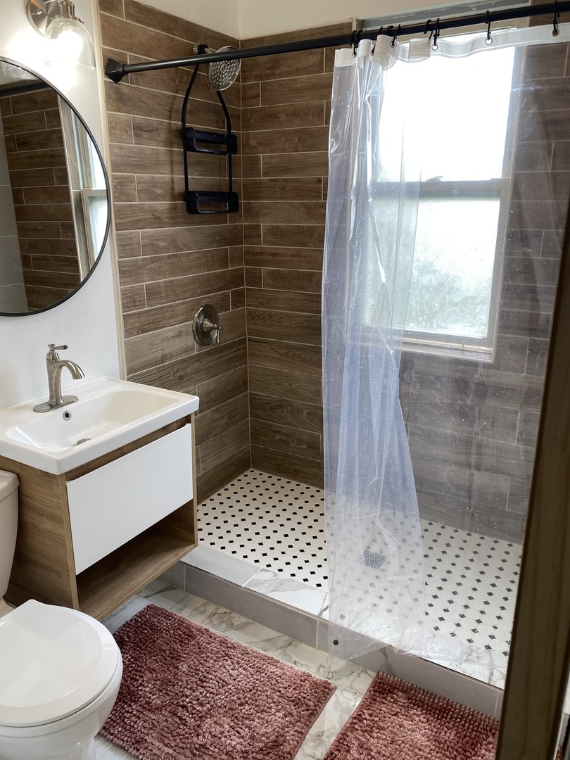5658 S Honore Street Property Photo 8