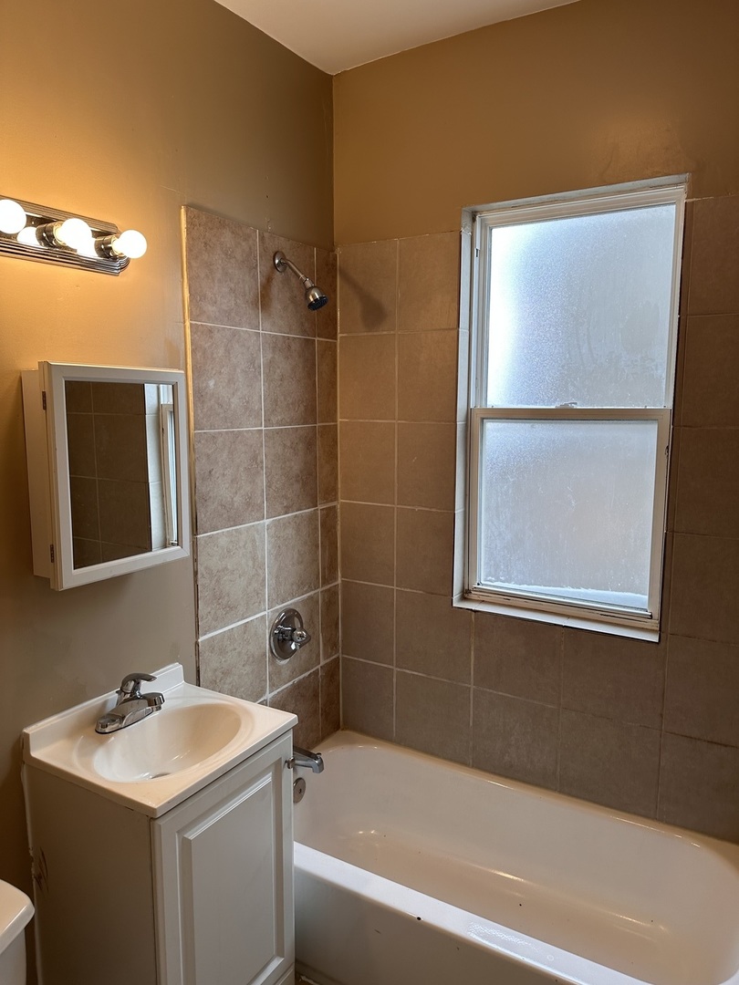 5658 S Honore Street Property Photo 11