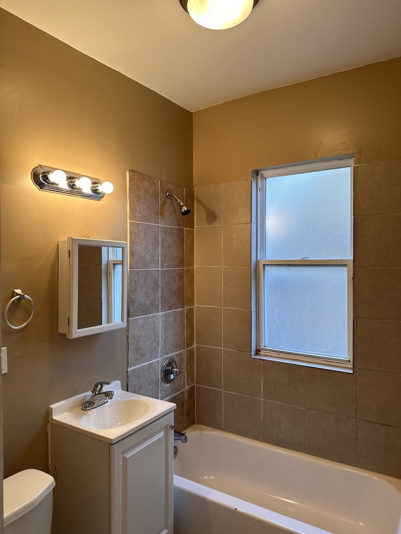 5658 S Honore Street Property Photo 15