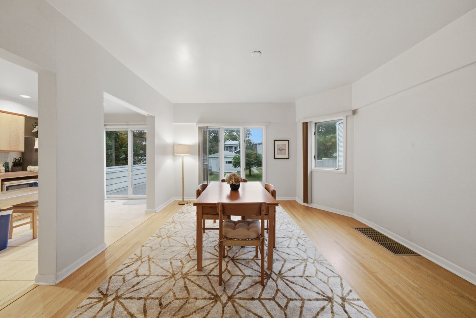 3717 N Kildare Avenue Property Photo 11