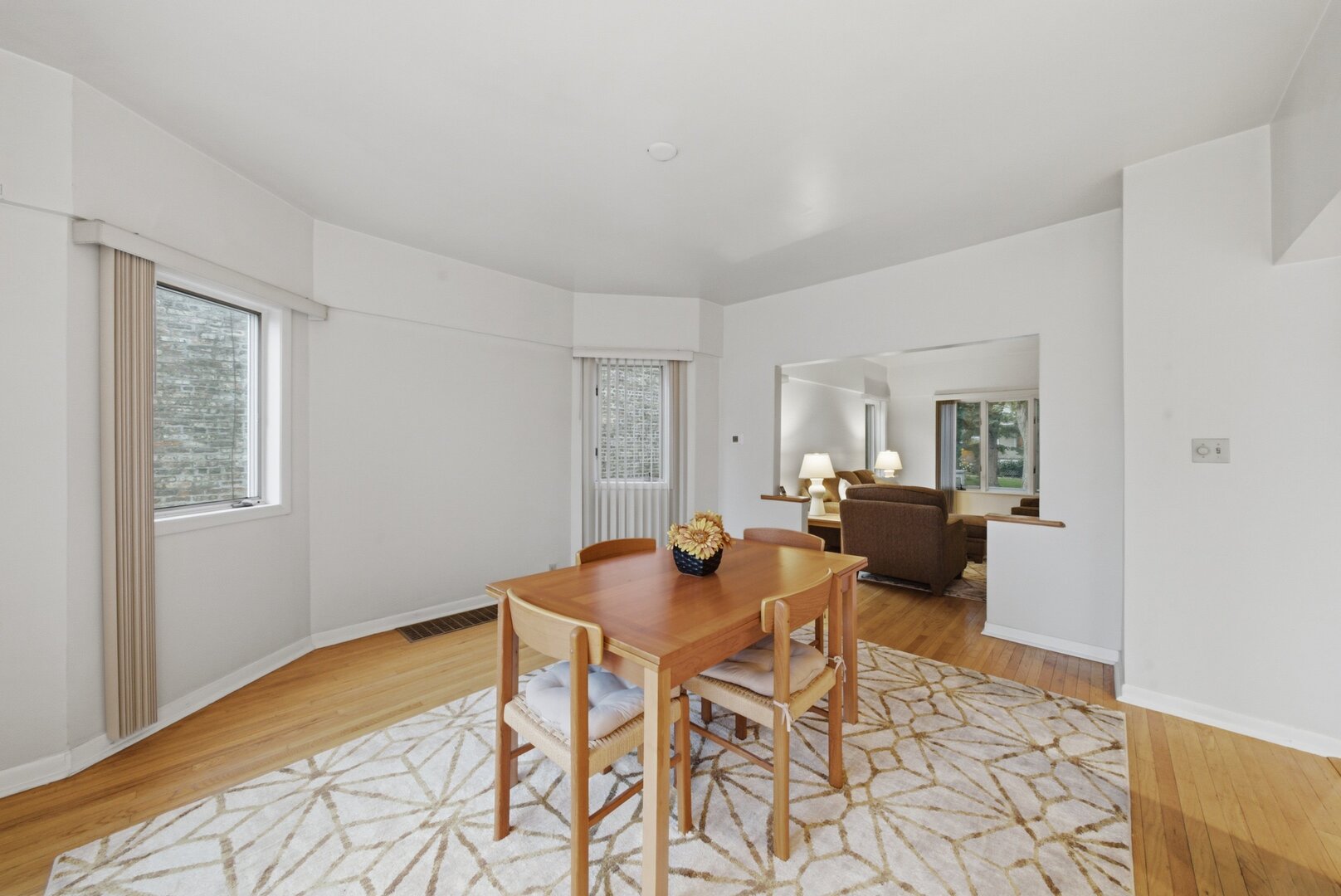 3717 N Kildare Avenue Property Photo 12