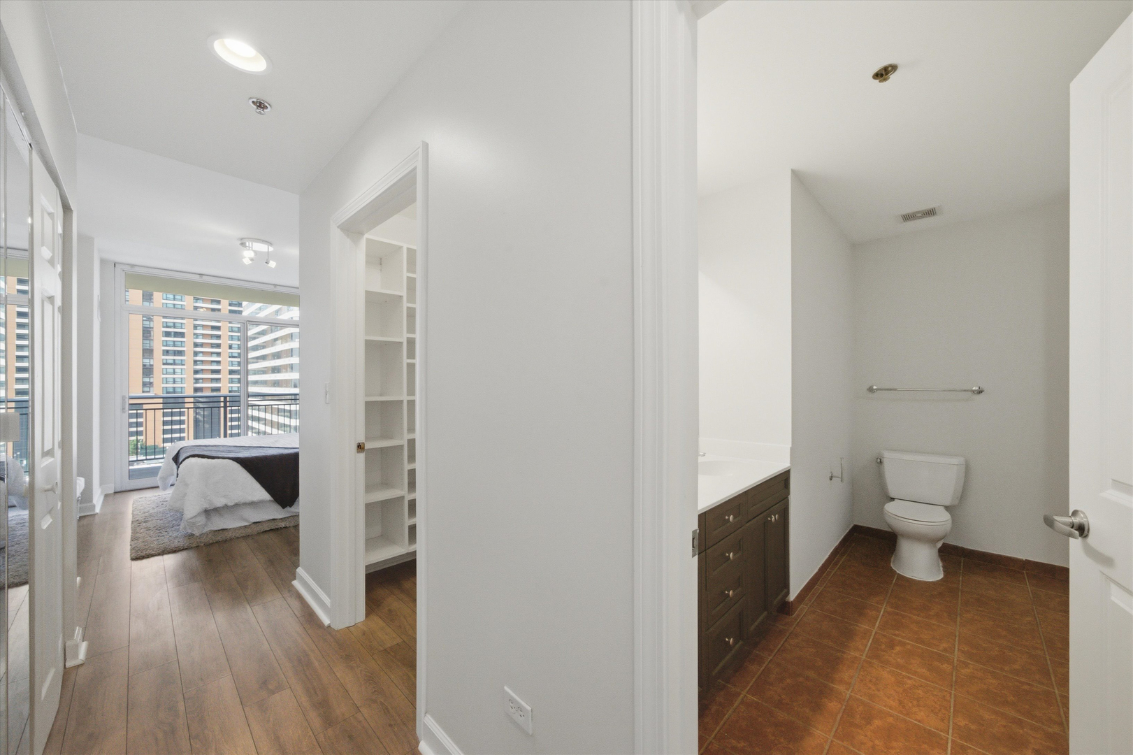 1250 S Michigan Avenue 1009 Property Photo 13