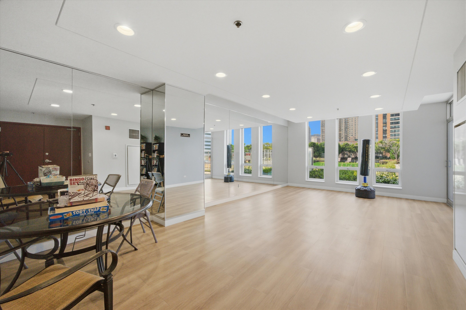 1250 S Michigan Avenue 1009 Property Photo 27