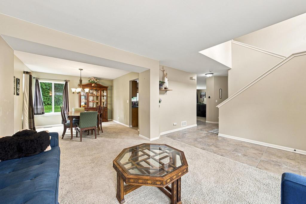 25727 W Woodland Drive Property Photo 6
