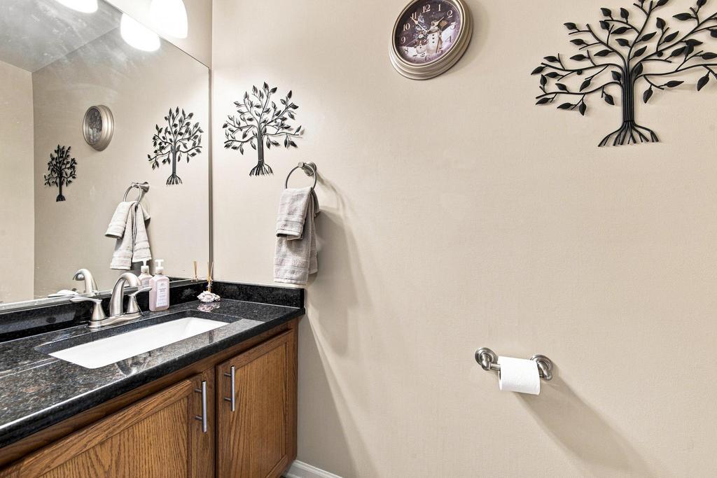 25727 W Woodland Drive Property Photo 14