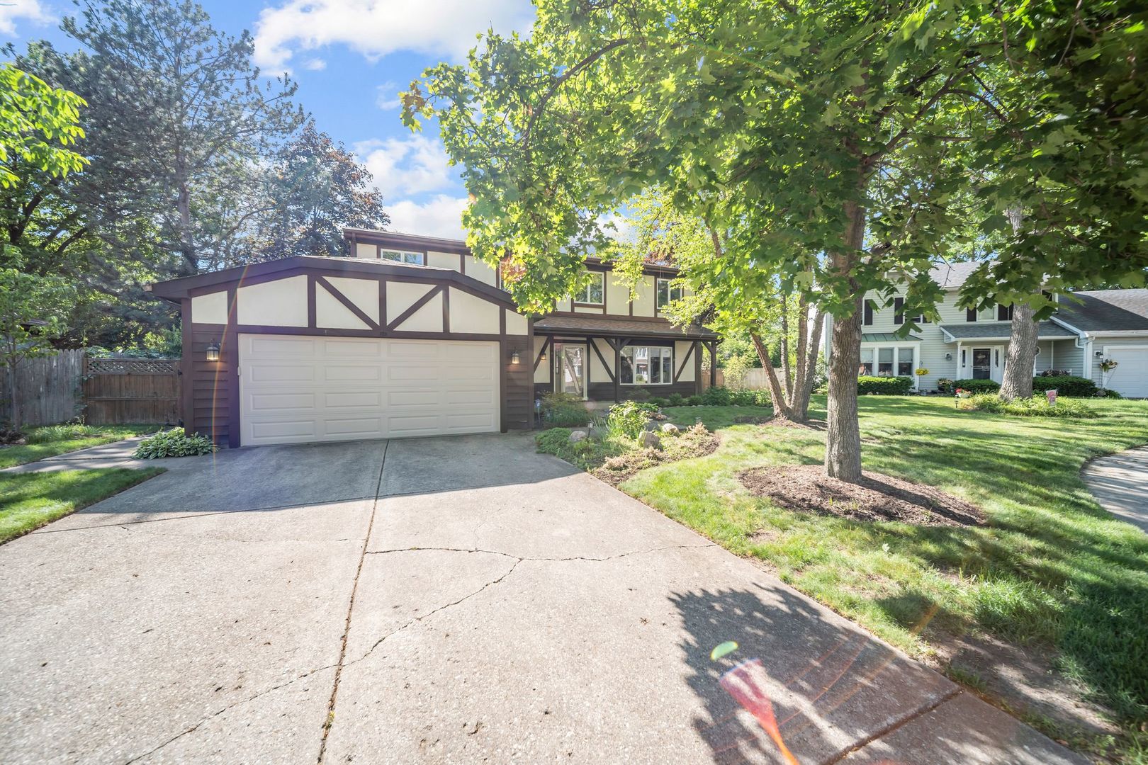 728 Price Lane Property Photo 1