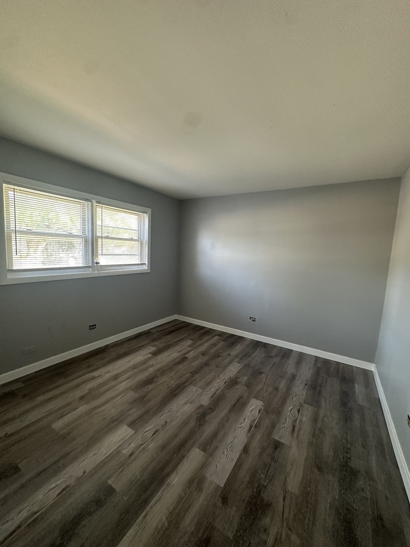 1015 E 150th Place 3e Property Photo 6