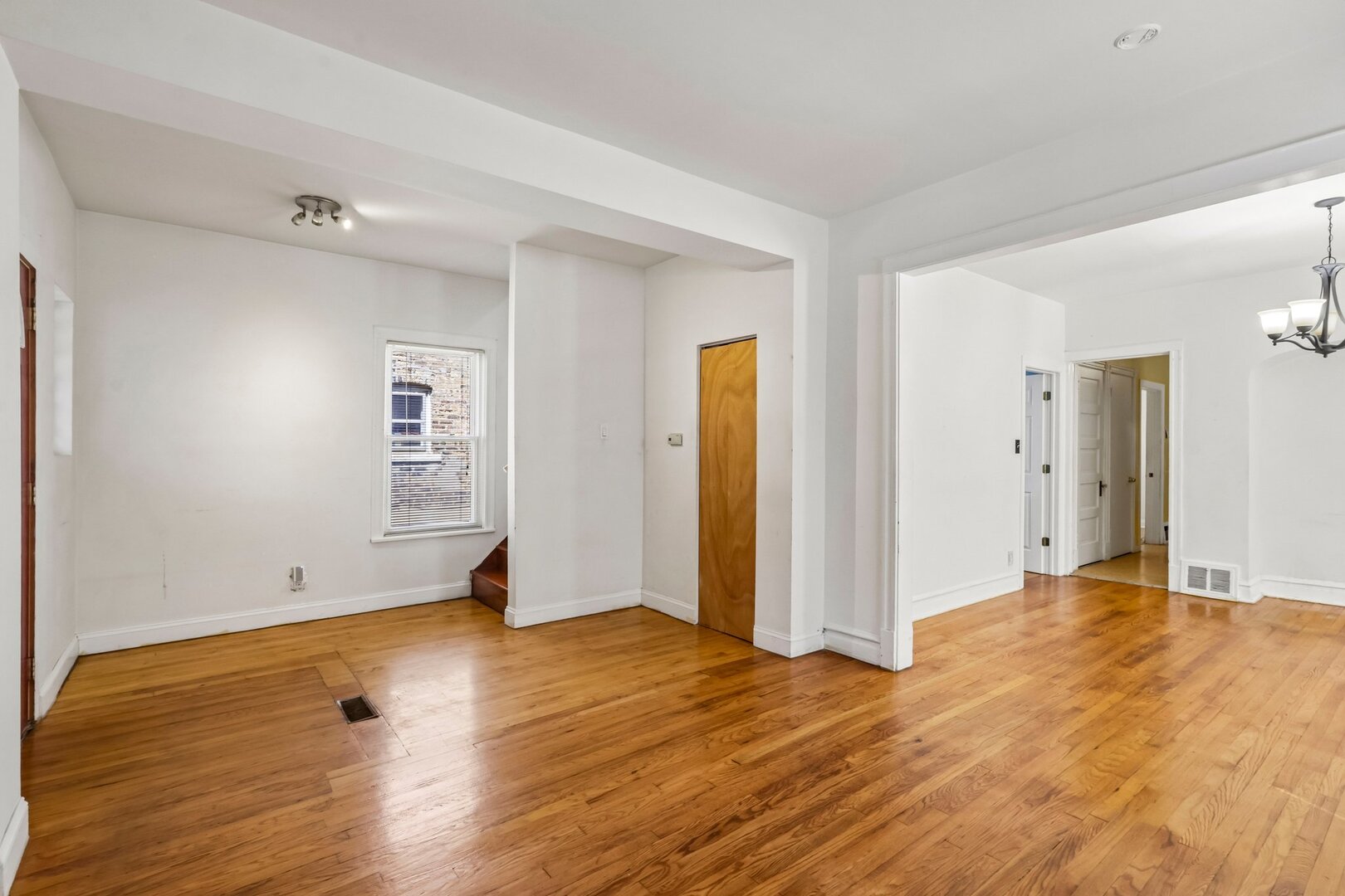 3234 W Haddon Avenue Property Photo 8