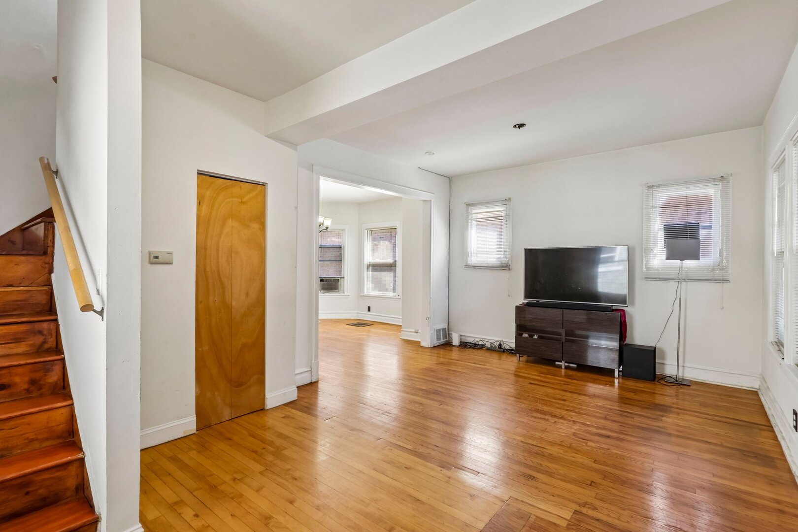 3234 W Haddon Avenue Property Photo 9