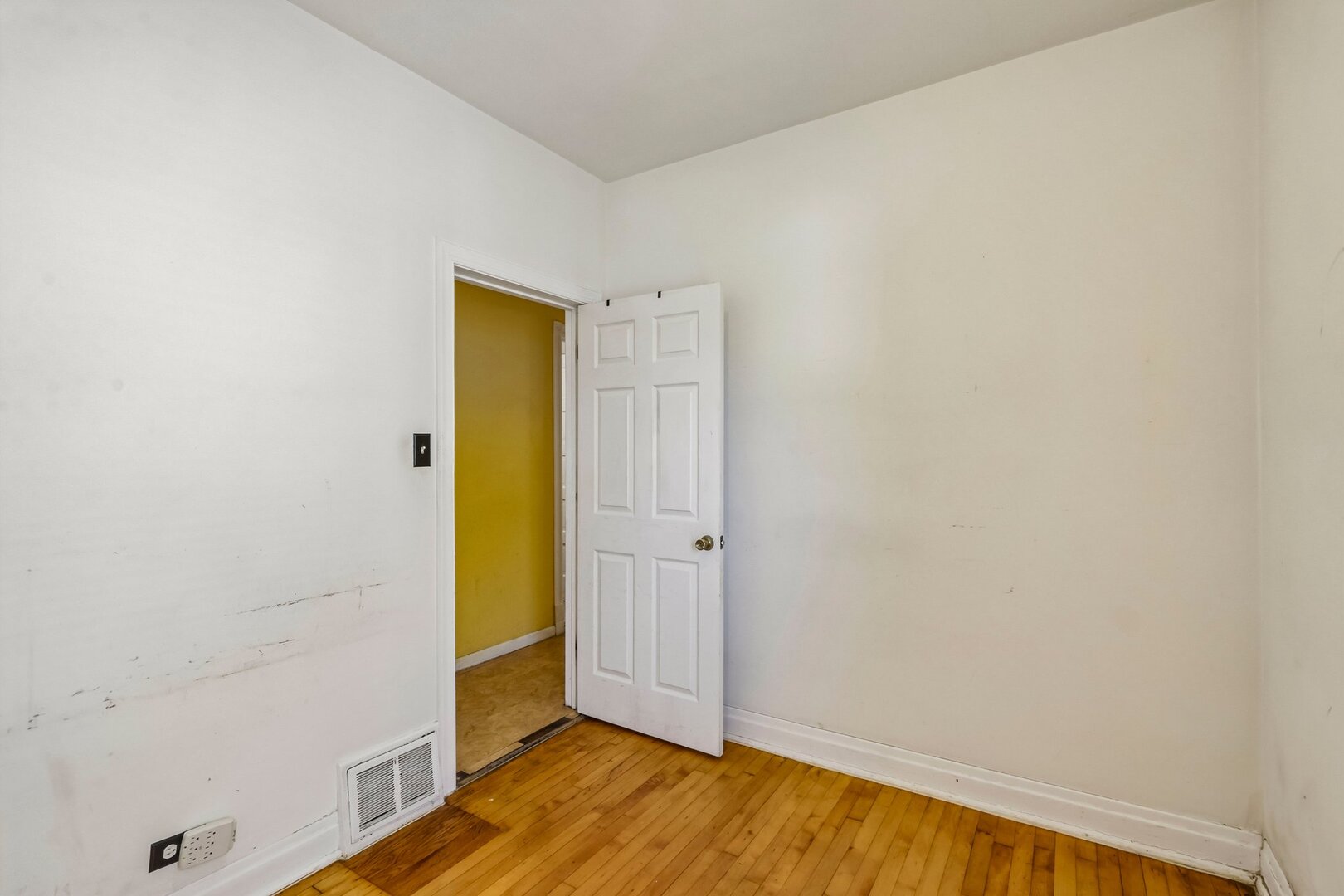 3234 W Haddon Avenue Property Photo 15