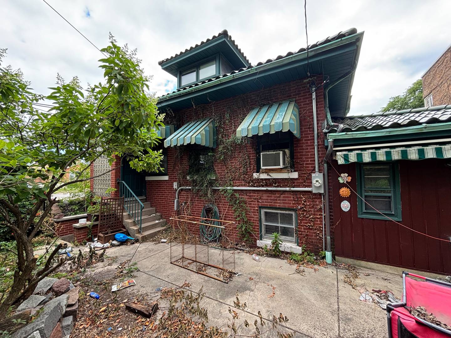 10300 S Talman Avenue Property Photo 2