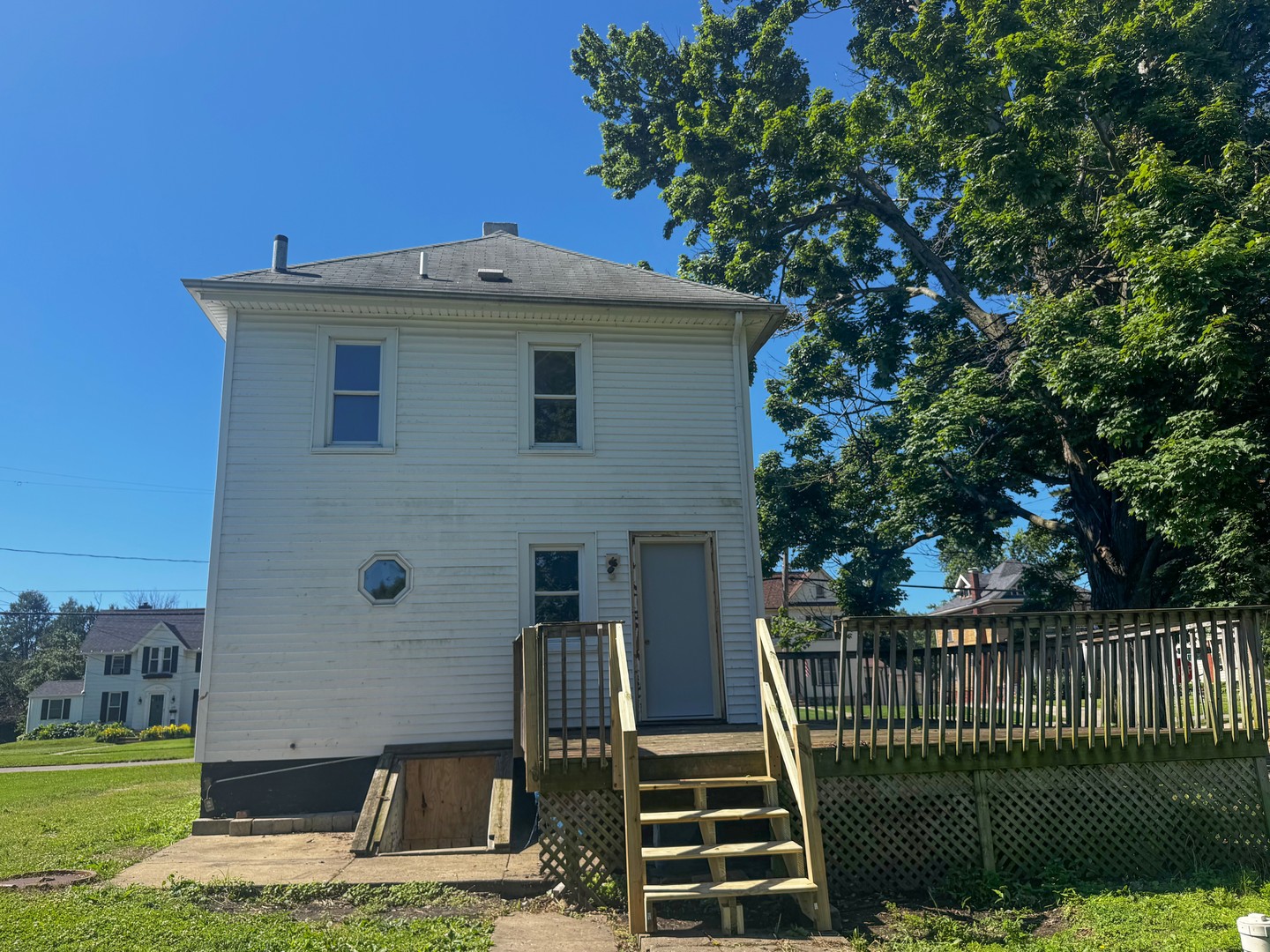 302 E Prospect Street Property Photo 4