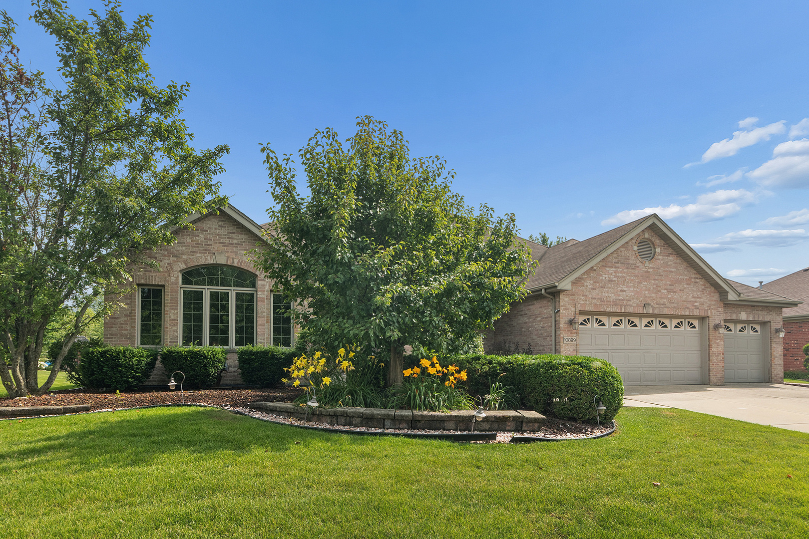 10899 Swallow Tail Lane Property Photo 3