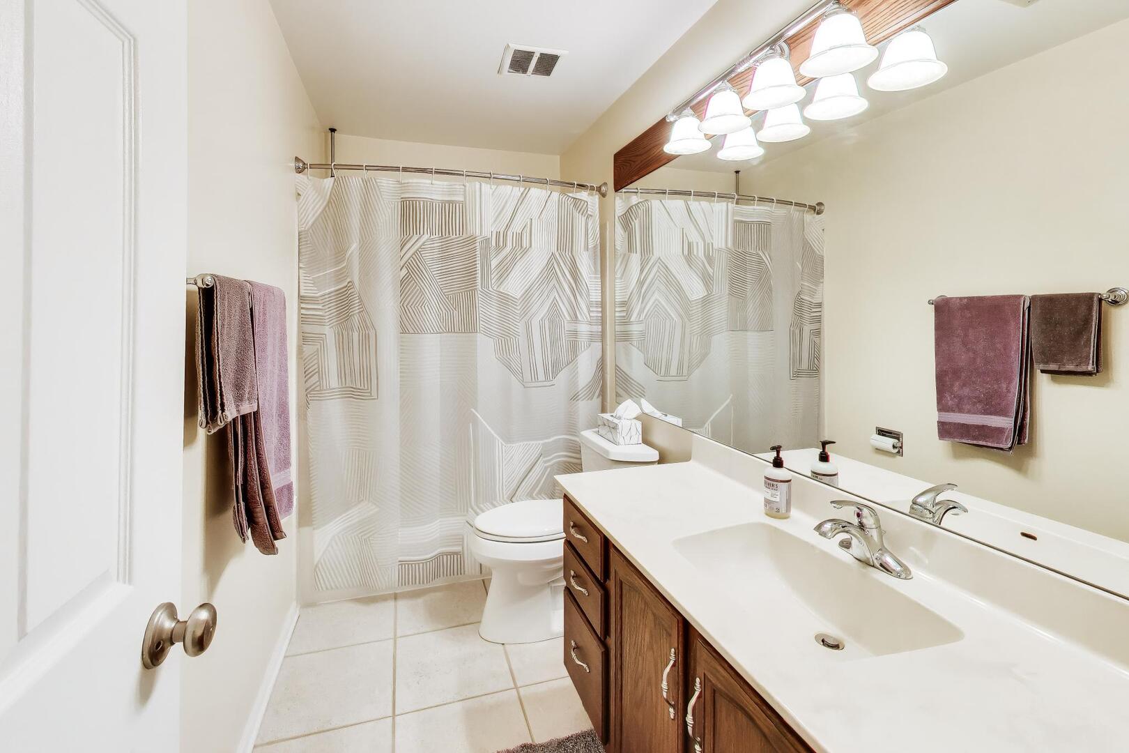 592 Edinburgh Lane B Property Photo 15