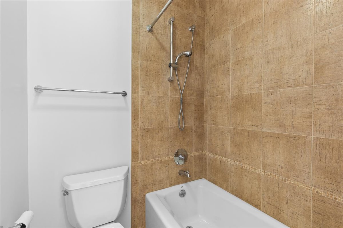 939 W Huron Street 308 Property Photo 26