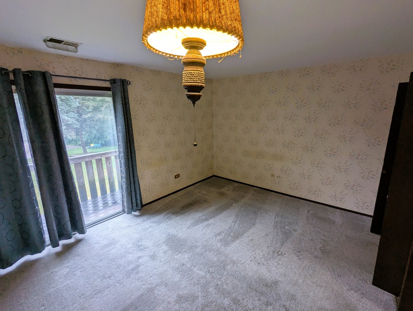 149 Forest Avenue C Property Photo 3
