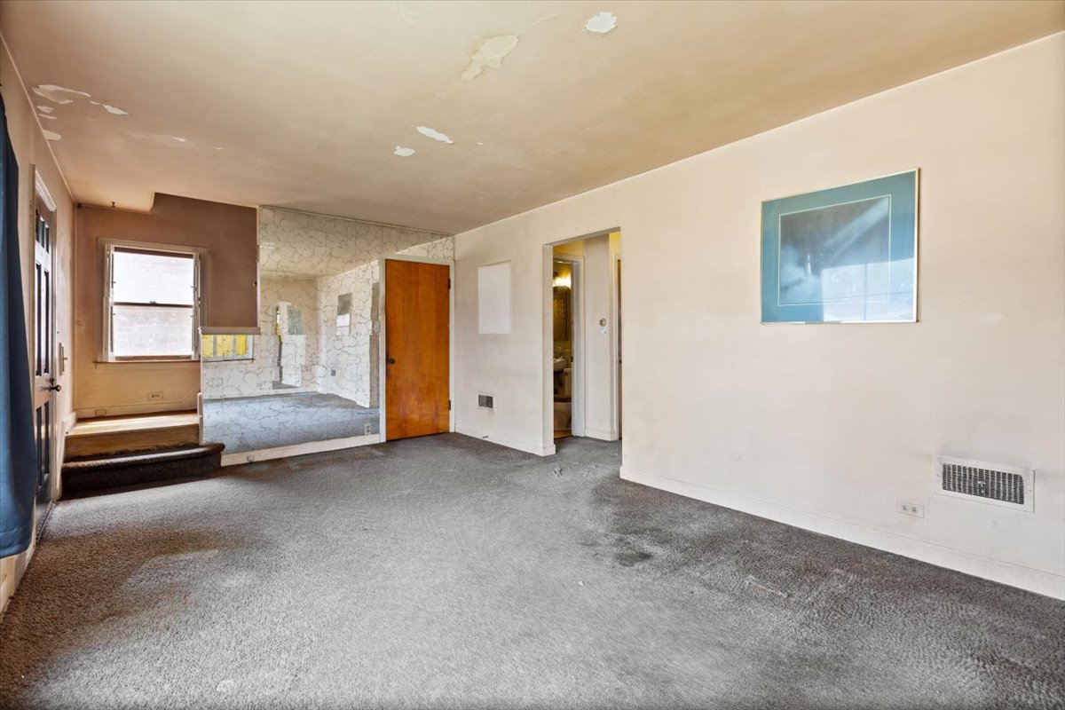 3750 N Pittsburgh Avenue Property Photo 5