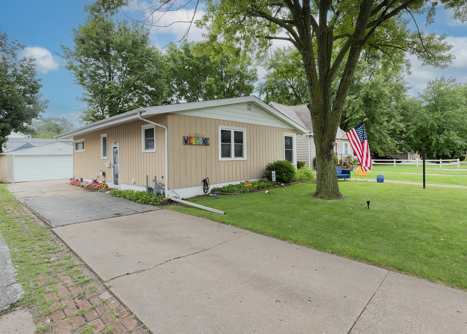 2127 36th Street Property Photo 1