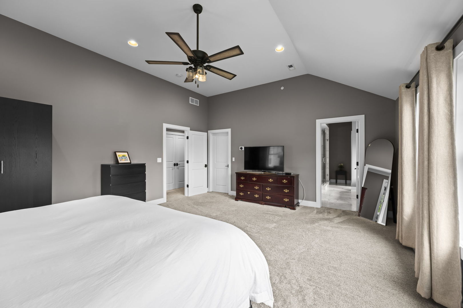 12732363 Property Photo 30