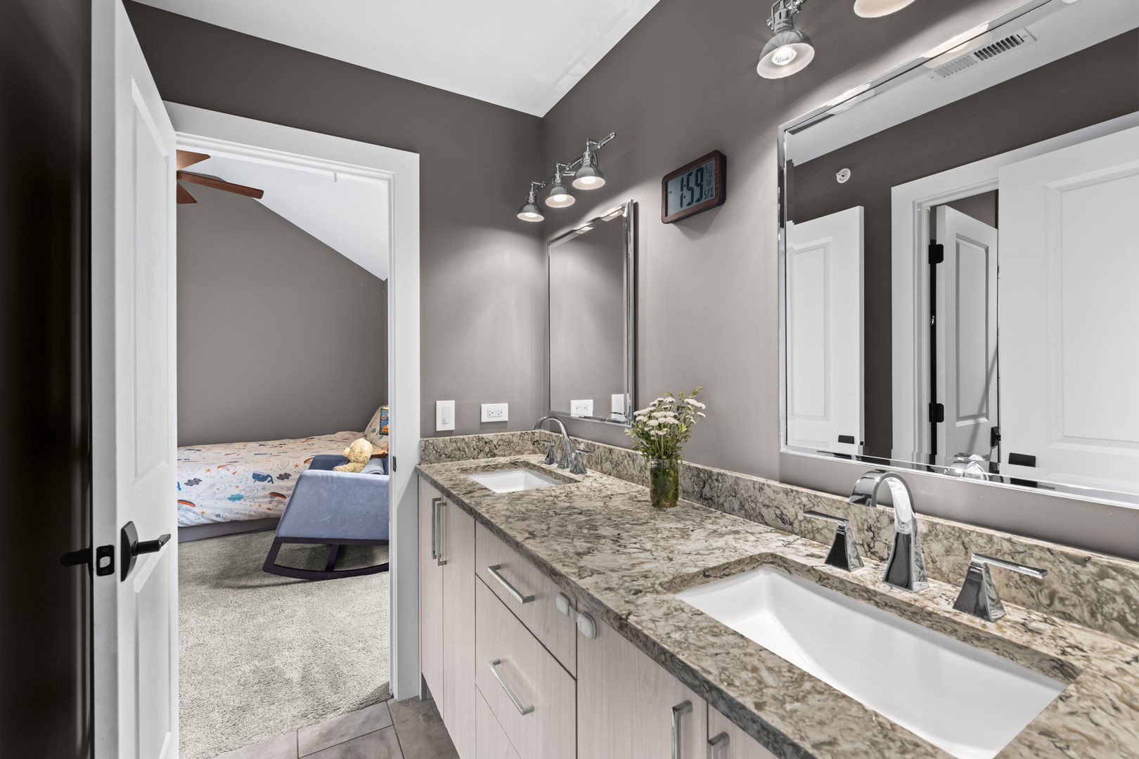 12732363 Property Photo 36