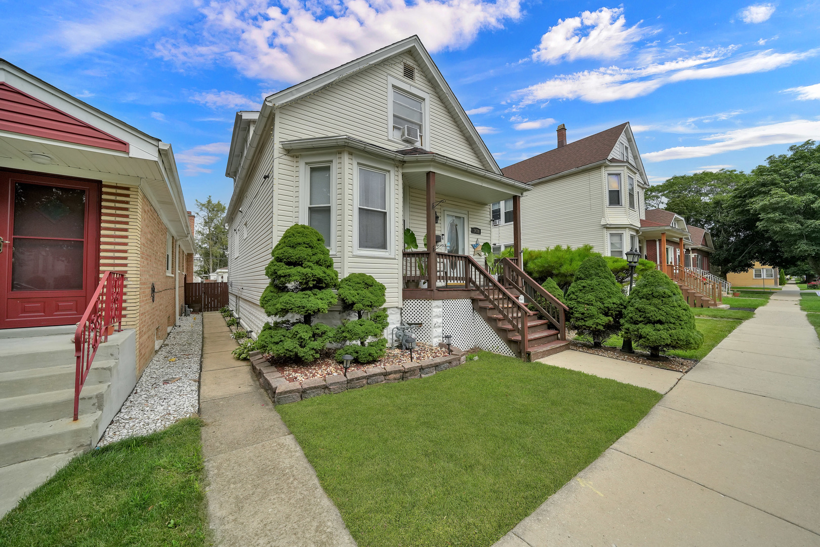 1410 Clarence Avenue Property Photo 2