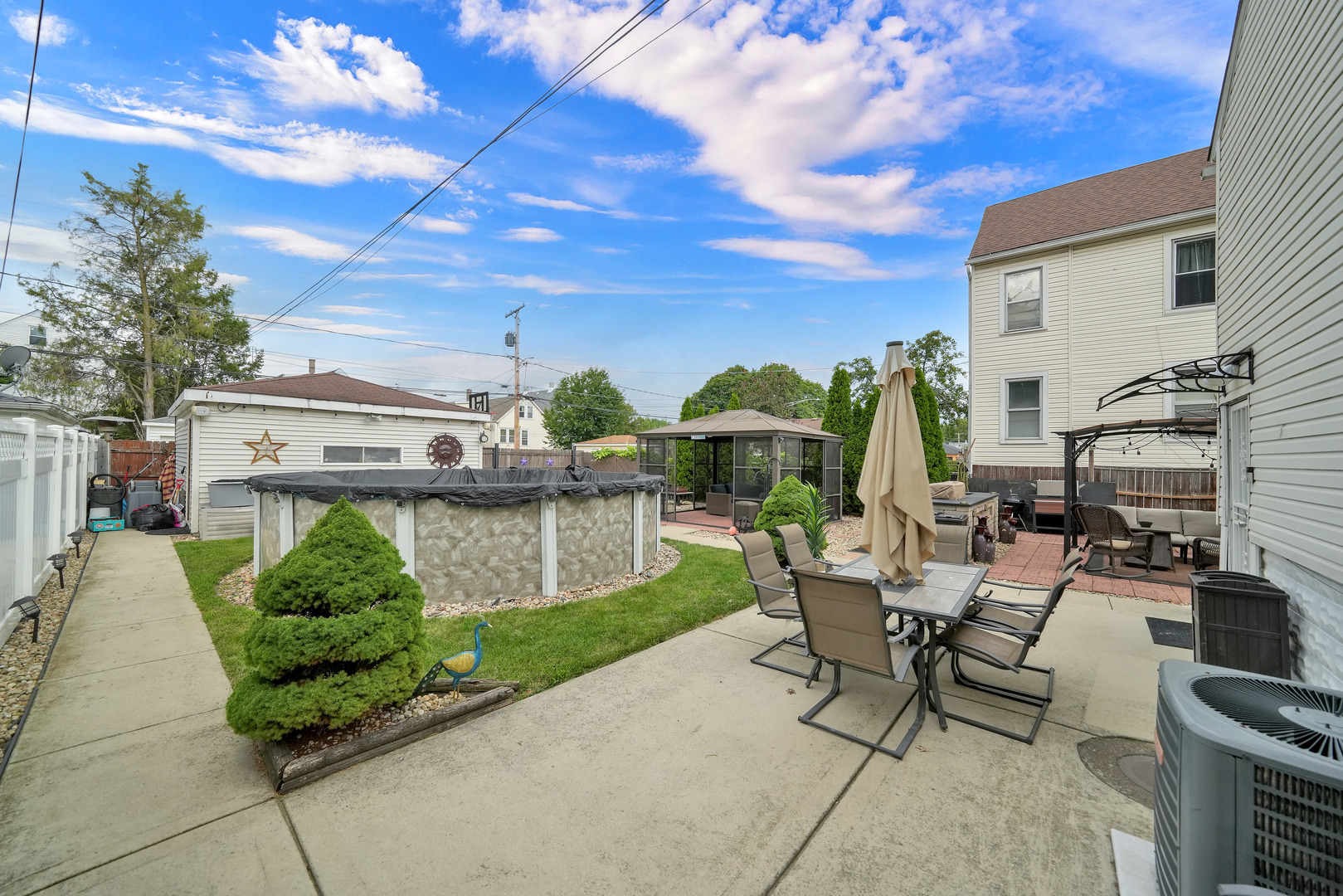 1410 Clarence Avenue Property Photo 4