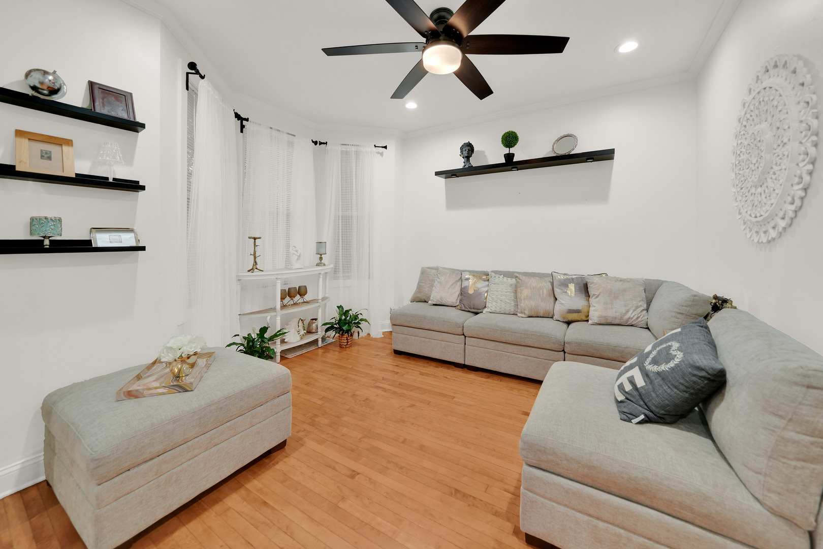 1410 Clarence Avenue Property Photo 7