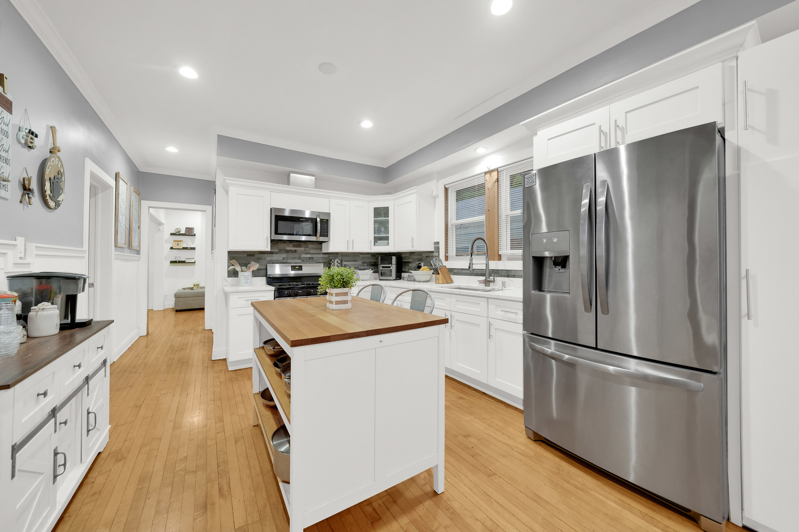 1410 Clarence Avenue Property Photo 10