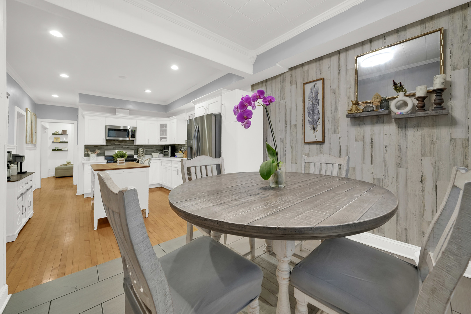 1410 Clarence Avenue Property Photo 11