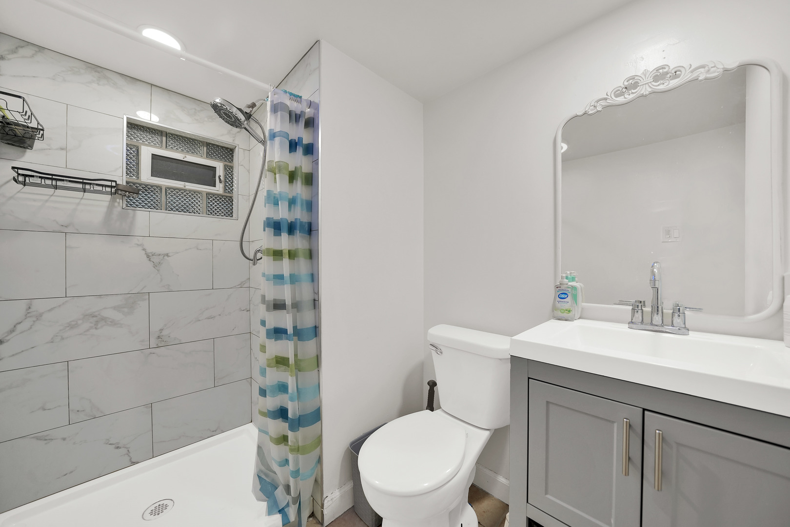 1410 Clarence Avenue Property Photo 18