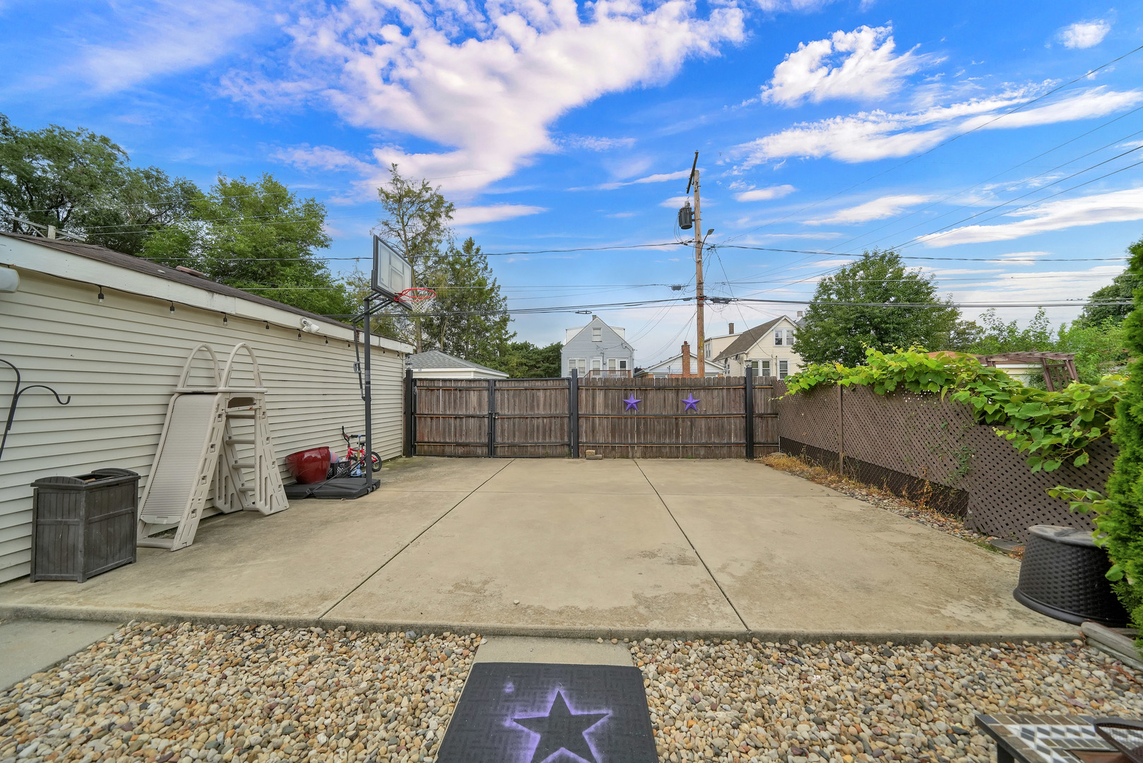 1410 Clarence Avenue Property Photo 24