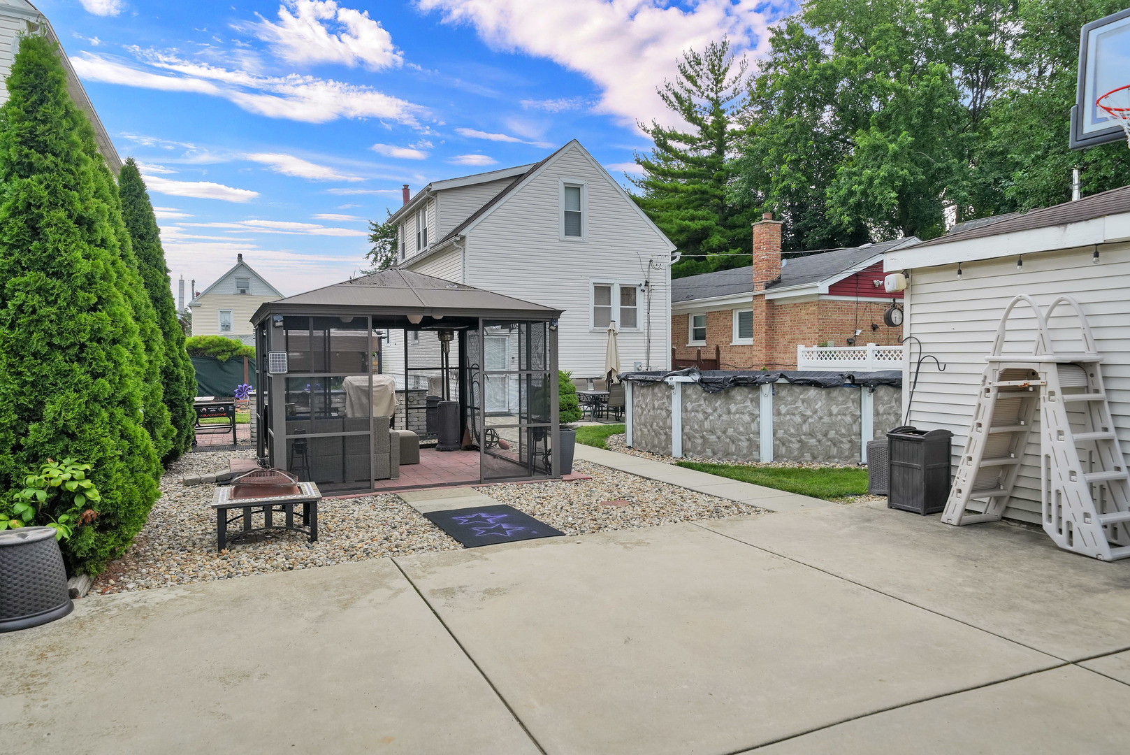 1410 Clarence Avenue Property Photo 25