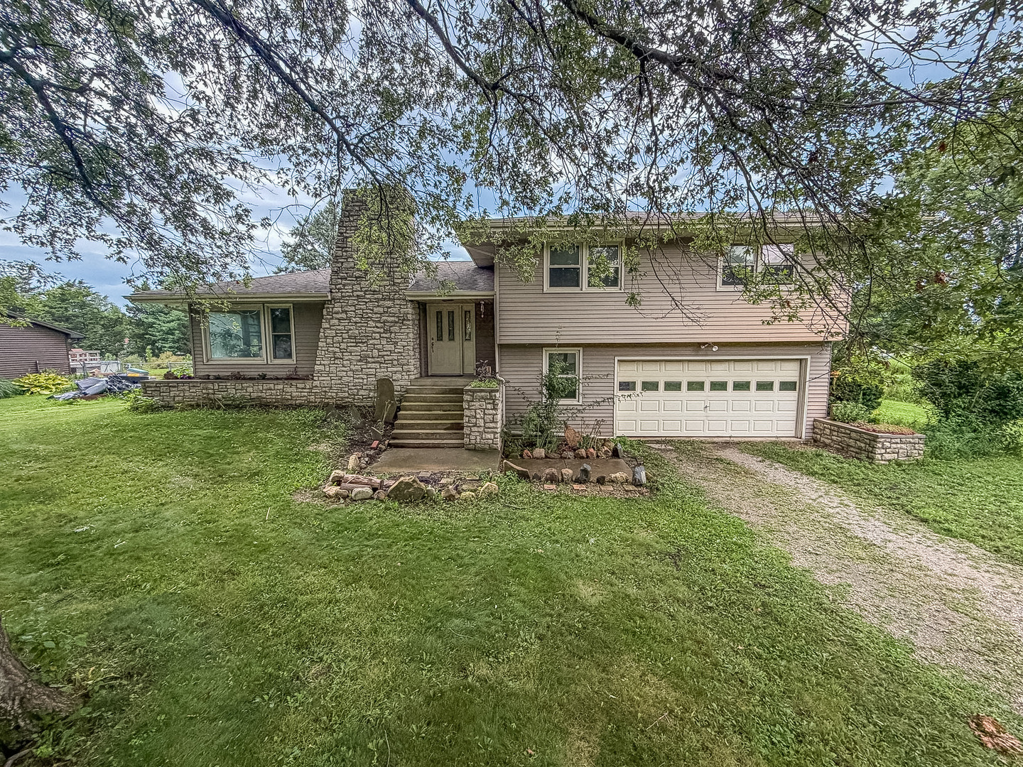 2206 Fogel Road Property Photo 1