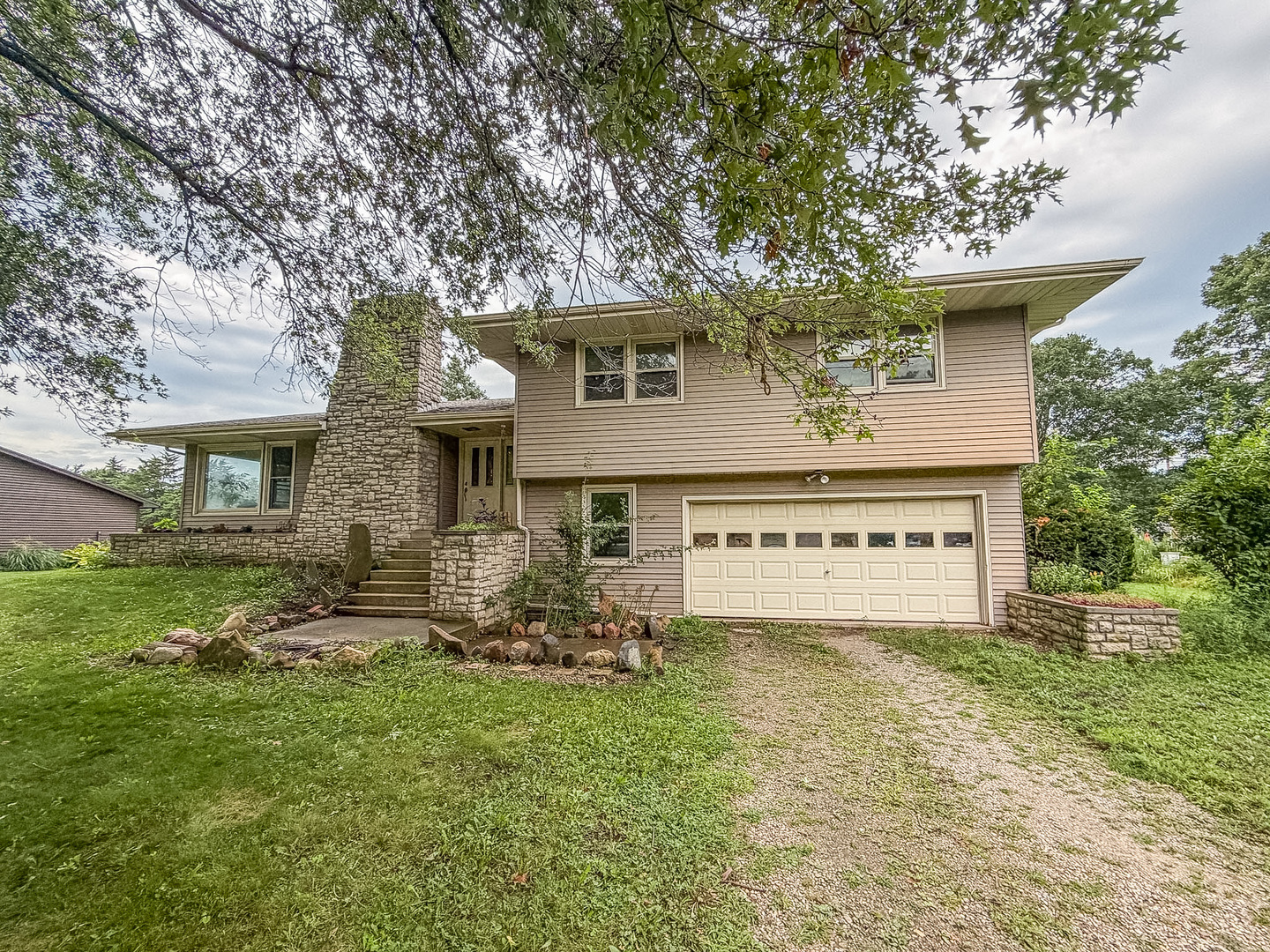 2206 Fogel Road Property Photo 2