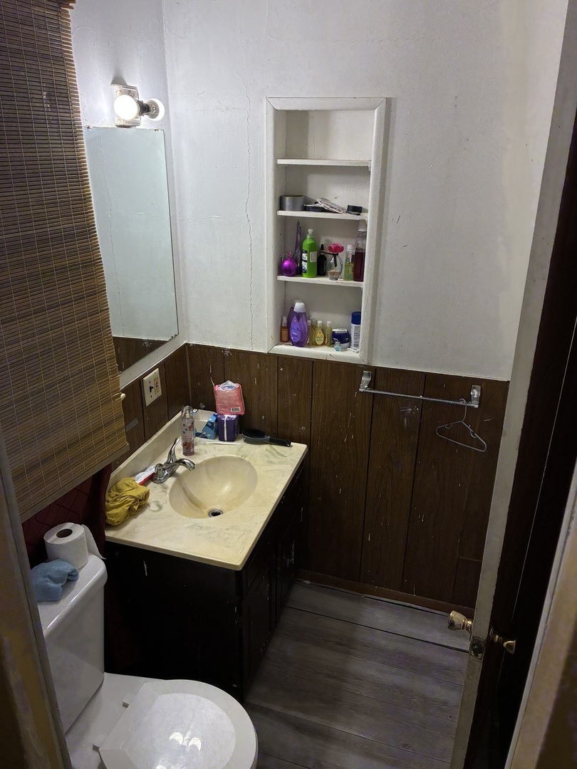 303 W Spring Street Property Photo 8