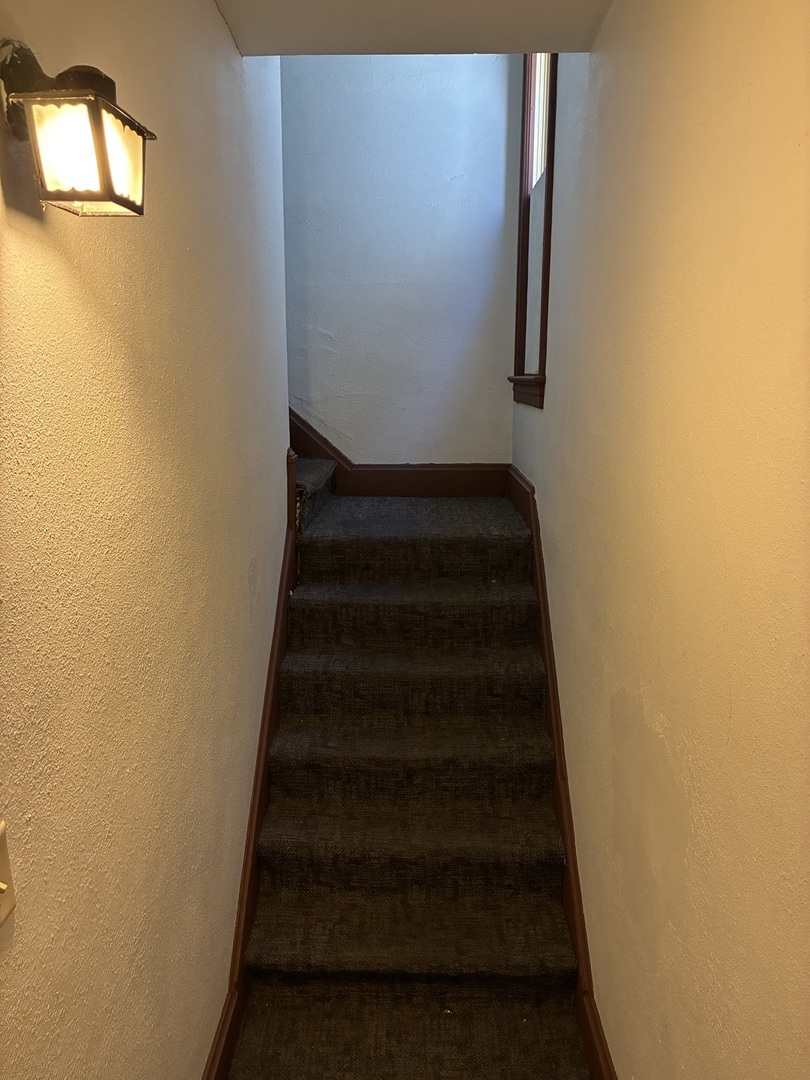 303 W Spring Street Property Photo 9